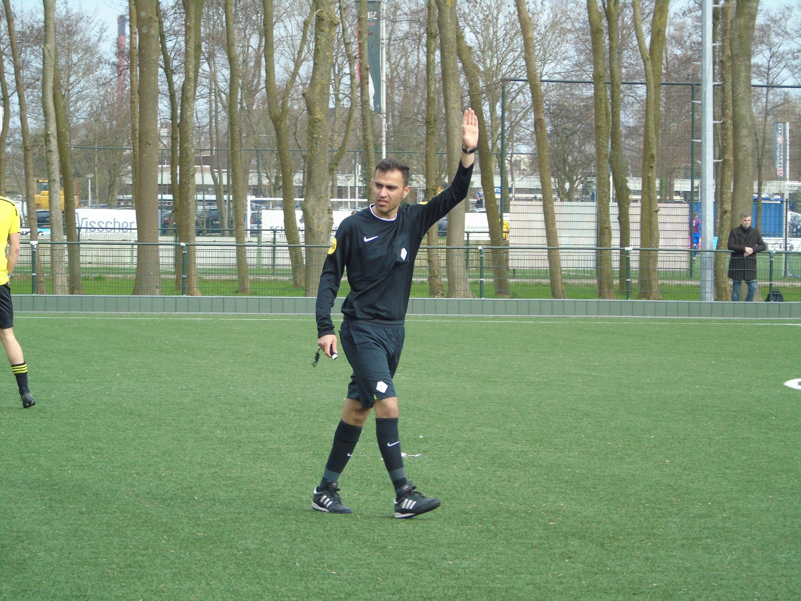 Fathel20Rasho20voetbalveld20vluchteling20vrijwilliger